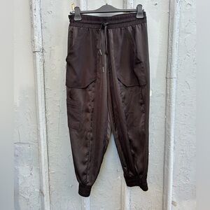 High Everyday Couture black Cargo Pants, size 10